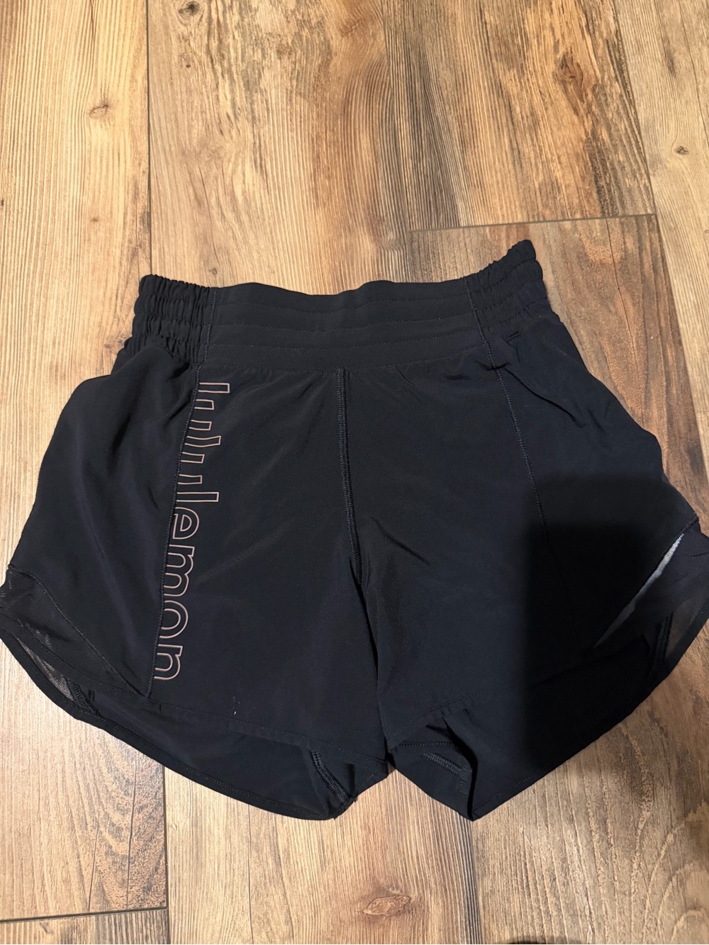 lululemon athletica hotty hot 4”